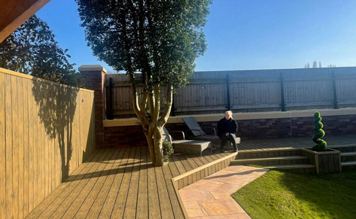 construire une terrasse en composite jardin